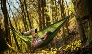 hammock swinging